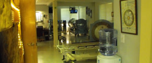Hyperbaric oxygen therapy chamber